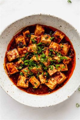  Mapo Dofu: Onko mausteinen ja silkkisen pehmeä tofu herkku, jota sinun täytyy maistaa?