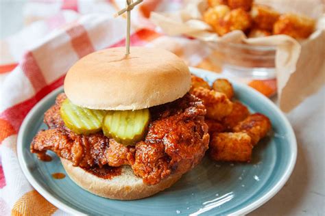  Nashville Hot Chicken:  Kypsä🌶️ ja Kreiva-kuuma🍗 kanaruoka joka polttaa makunystyjäsi!